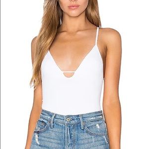 💥3/$30💥 Free People “Intimately move along” white bodysuit ☁️ XS